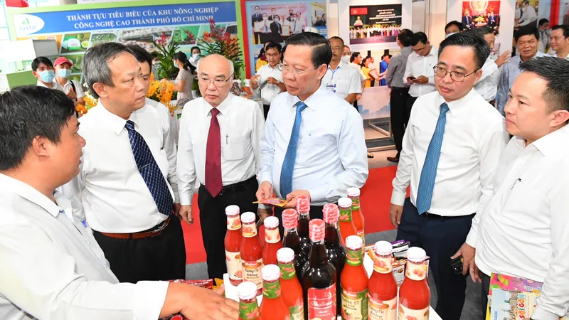 Khai mạc triển lãm Thành tựu phát triển kinh tế, xã hội TPHCM