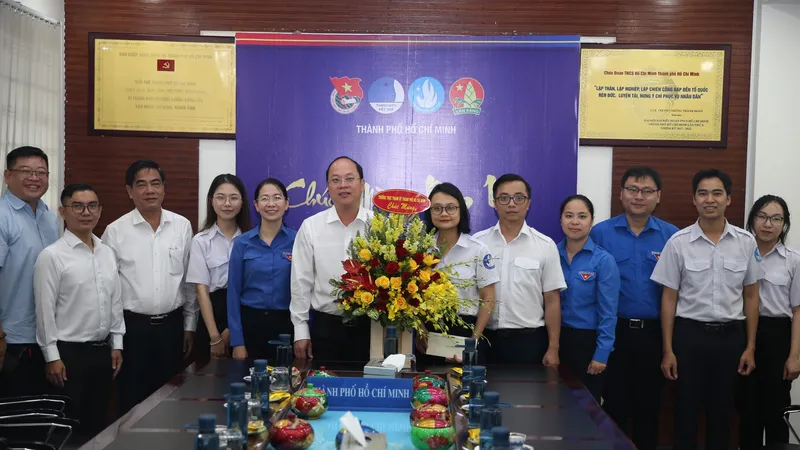 Phó Bí thư Thành ủy TPHCM Nguyễn Hồ Hải chúc mừng Hội Sinh viên Việt Nam TPHCM nhân ngày truyền thống