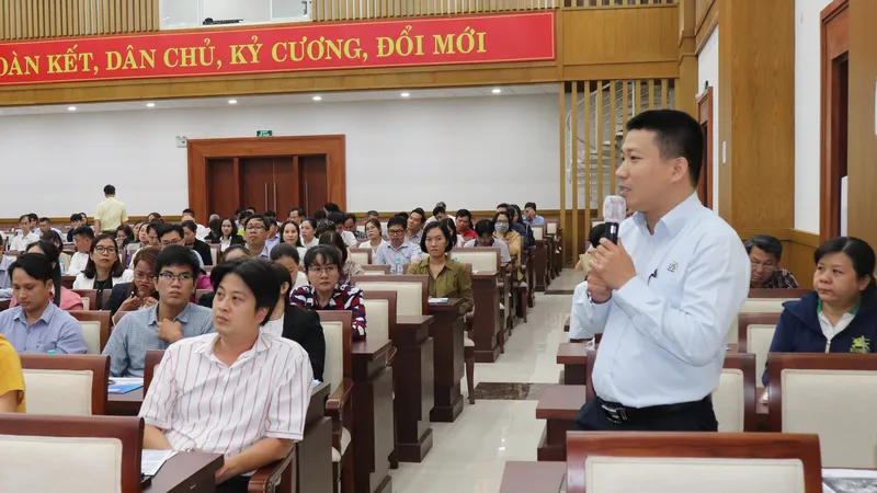 Doanh nghiệp trên địa bàn quận Phú Nhuận trao đổi các vấn đề tại buổi họp mặt
