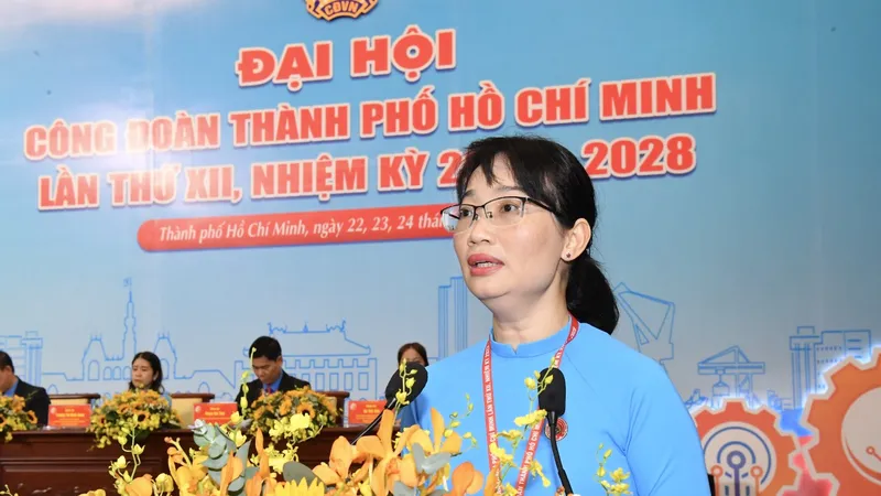 Bà Trần Thị Diệu Thúy tái đắc cử chức danh Chủ tịch LĐLĐ TPHCM nhiệm kỳ 2023-2028. Ảnh: VIỆT DŨNG