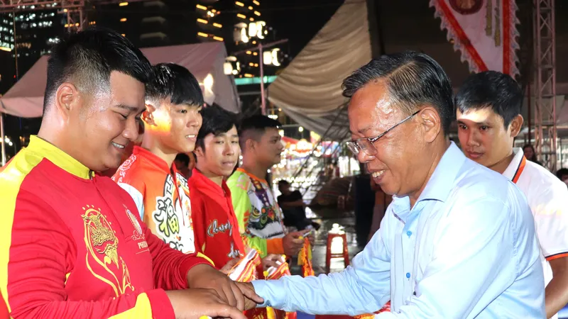 Khai mạc Giải Lân - Sư - Rồng chào đón Trung thu