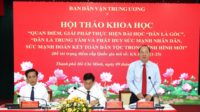 Các đồng chí chủ trì điều hành hội thảo