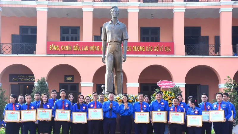Các gương được trao giải thưởng Nguyễn Văn Trỗi lần thứ 14 sáng 15-10