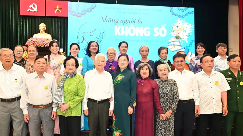 Các đại biểu tại buổi họp mặt "Những người tù không số". Ảnh: VIỆT DŨNG
