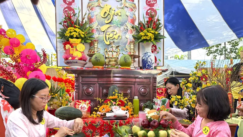Các đội thi Trang trí Mâm ngũ quả ngày tết với chủ đề “Tết sum vầy – Xuân đoàn kết” do LĐLĐ quận 5 tổ chức