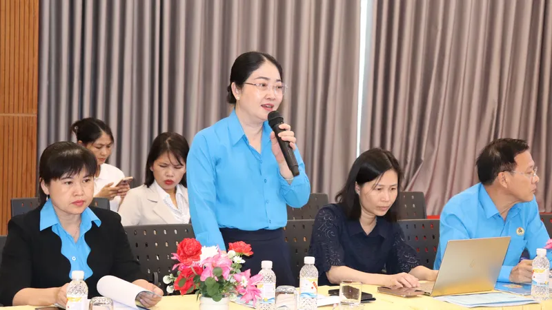 Phó Chủ tịch LĐLĐ TPHCM Nguyễn Kim Loan góp ý dự thảo các Văn kiện trình Đại hội XIV của Đảng 