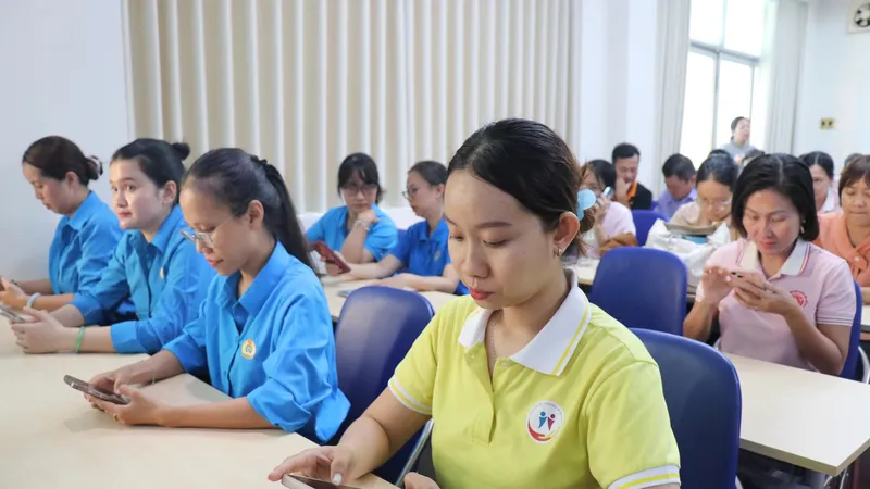 Thí sinh tham gia hội thi chiều 22-5