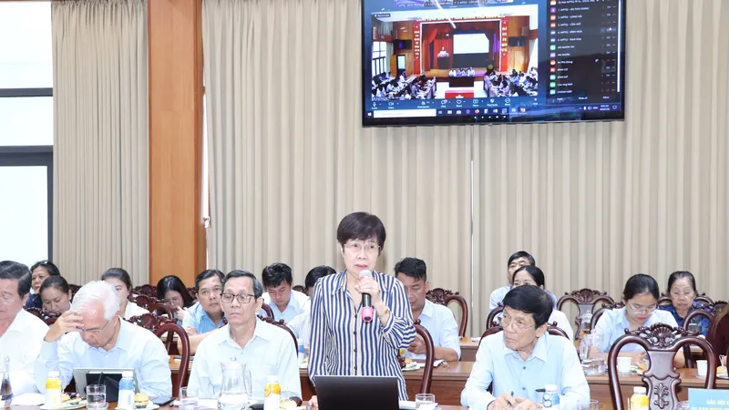 Đại biểu nêu ý kiến tại hội nghị. Ảnh: ANH HOÀNG