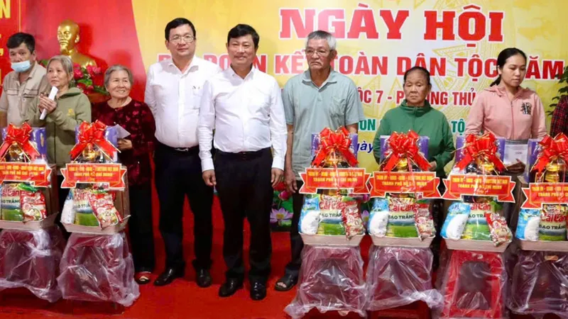 Lãnh đạo Đảng, Quốc hội dự Ngày hội Đại đoàn kết toàn dân tộc tại phường Ba Đình, Hà Nội