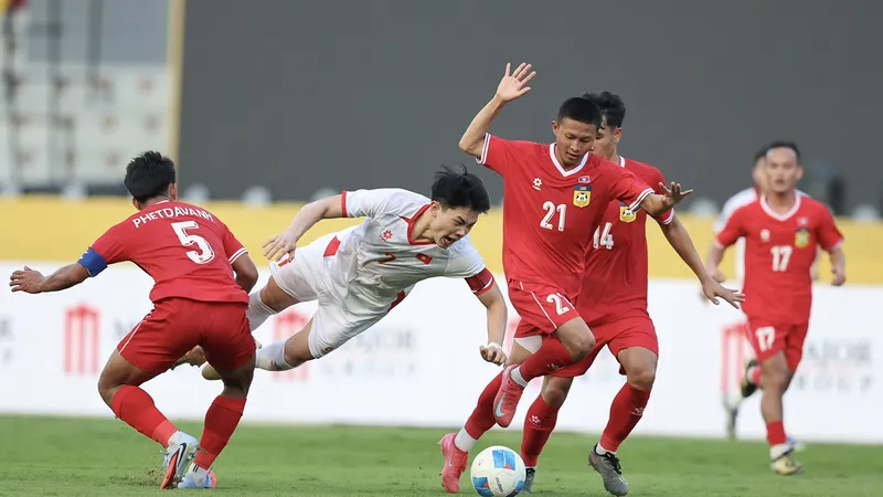 U22 Việt Nam - U22 Lào 2-1: Khởi đầu thuận lợi