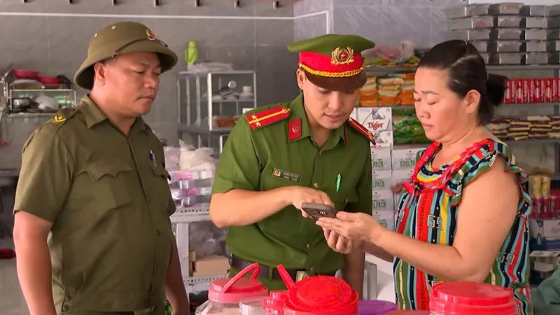 Thêm một kênh giữ bình yên phố phường