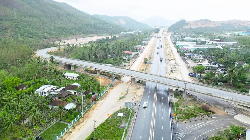 Các dự án giao thông trọng điểm qua miền Trung - Tây Nguyên: Sẵn sàng thông xe, tạo xung lực phát triển