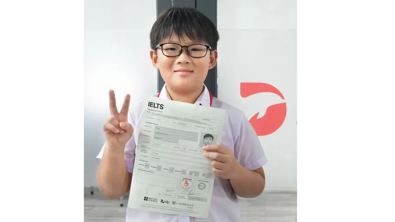 Em Trần Đình Hoàng Phúc (lớp 5) đạt 8.0 IELTS nhờ làm quen tiếng Anh từ 3 tuổi