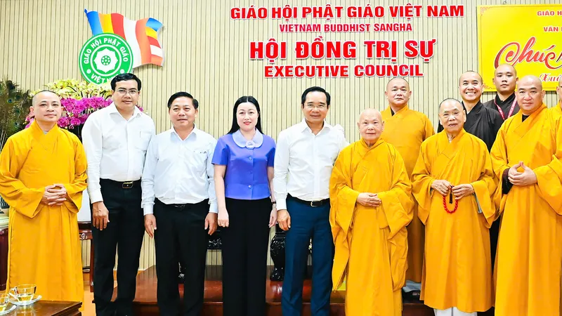 Xuân nghĩa tình tỏa khắp