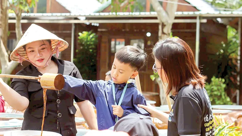 Nghe giọt vàng gõ dấu trăm năm