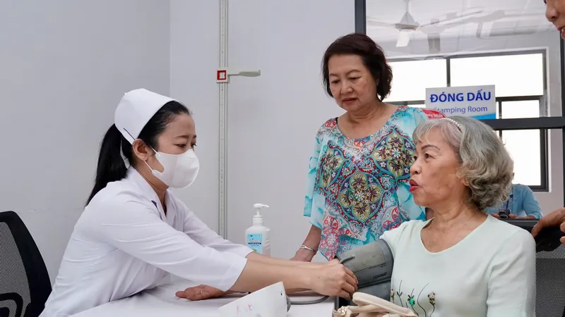 Hoàn thiện mạng lưới chăm sóc sức khỏe từ cơ sở