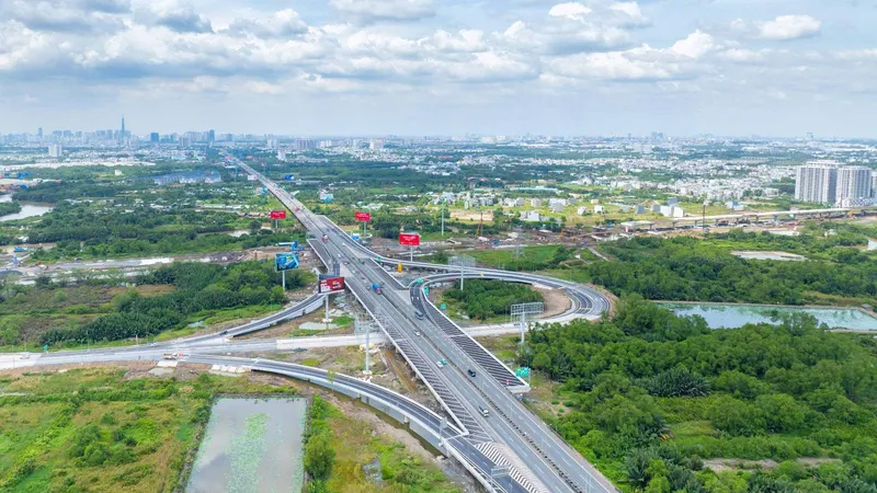 Tăng tốc thi công đường cao tốc kết nối sân bay Long Thành
