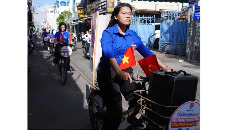 Tuổi trẻ góp sức cho ngày hội toàn dân