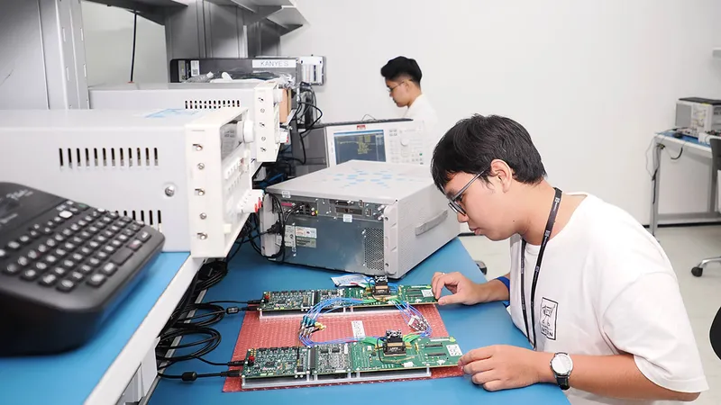 Công nghiệp bán dẫn: Làm chủ từ nghiên cứu đến kiểm thử