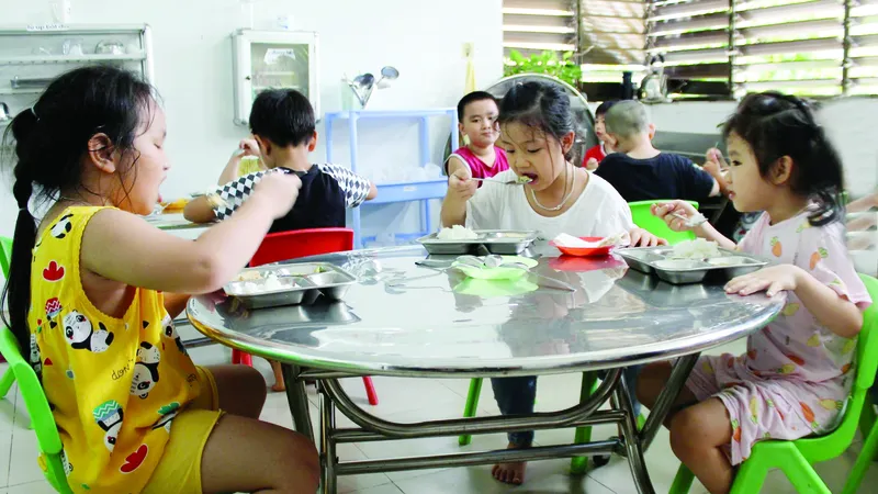 Bữa ăn học đường phải có phương thức kiểm soát riêng biệt