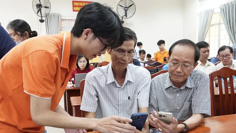 Chính trị, tư tưởng đi trước dẫn đường - Bài 2: Tăng tiếp xúc, tạo đồng thuận