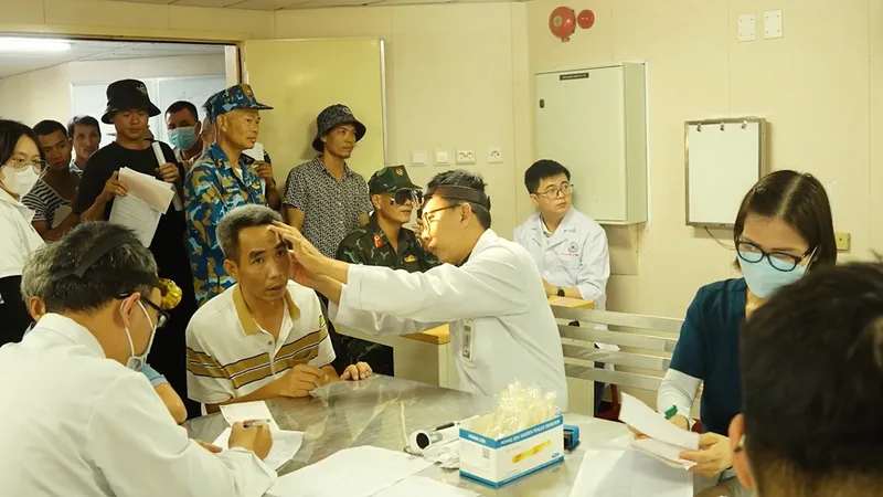 Mang sứ mệnh chăm sóc sức khỏe đến đảo xa