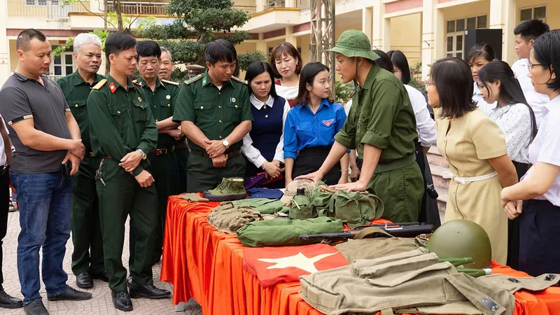 Khi lịch sử được kể bằng ngôn ngữ hôm nay