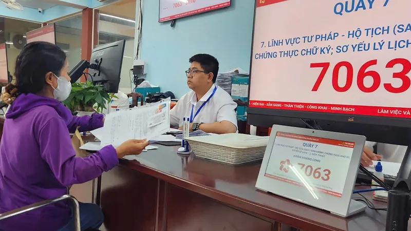 Nửa thế kỷ mang tên Bác, TP Hồ Chí Minh trọn nghĩa vẹn tình, vươn tầm toàn cầu - Bài 3: Chính quyền gần dân, vì dân phục vụ