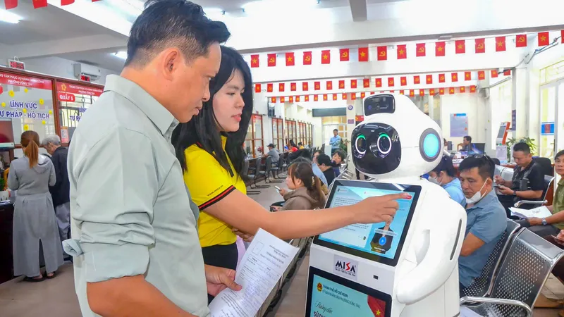 Sự thật đánh bật những tiếng nói lạc điệu - Bài 2: Đập tan luận điệu xuyên tạc “khủng hoảng bộ máy”