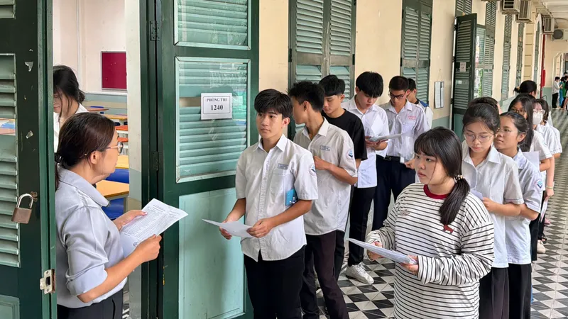 Hơn 1,2 triệu thí sinh bắt đầu thi tốt nghiệp THPT năm 2026