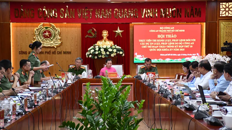 Các đại biểu tham gia hội thảo