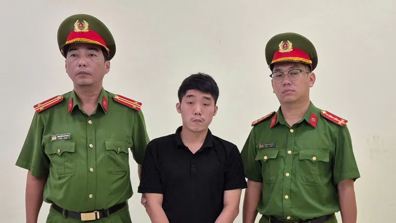 Cơ quan Cảnh sát điều tra Công an TPHCM thi hành lệnh bắt tạm giam Đoàn Quốc Việt