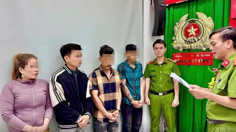 Các đối tượng tại cơ quan công an