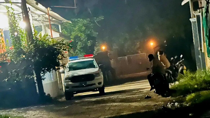 Lực lượng chức năng đến hiện trường điều tra vụ việc