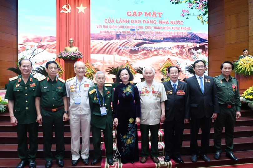 Lãnh đạo Đảng, Nhà nước gặp mặt cựu chiến binh, cựu thanh niên xung phong tham gia chiến dịch Điện Biên Phủ
