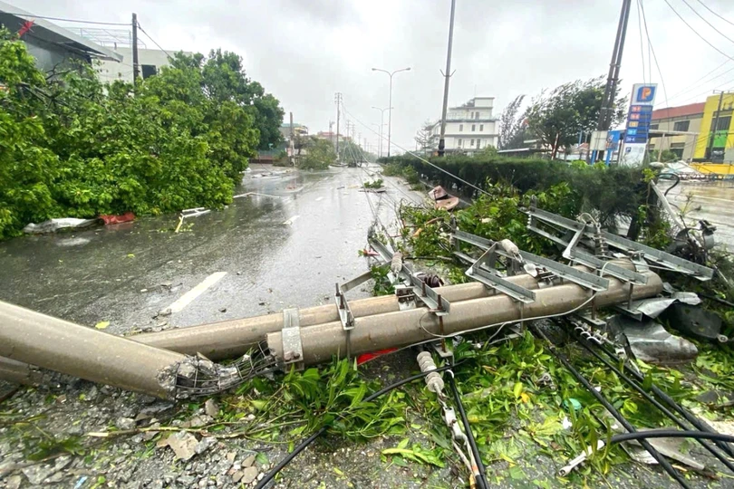 Chống chọi với siêu bão