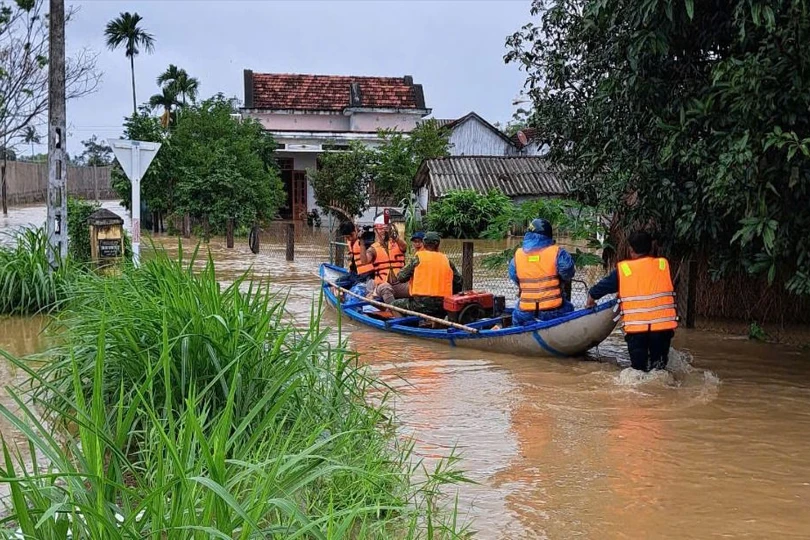 Trường học tại Quảng Ngãi chủ động cho học sinh nghỉ học khi có lũ lớn, mất an toàn