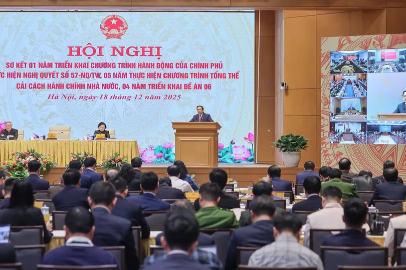 Thủ tướng Phạm Minh Chính chủ trì hội nghị sơ kết triển khai các nghị quyết, đề án, chiều 18-12. Ảnh: VIẾT CHUNG