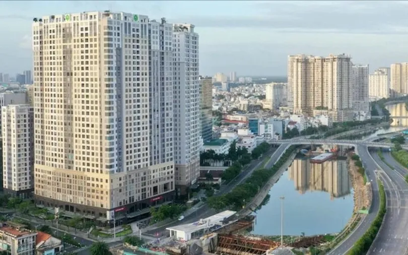 Các dự án nhà cao tầng ở TPHCM. Ảnh: HOÀNG HÙNG