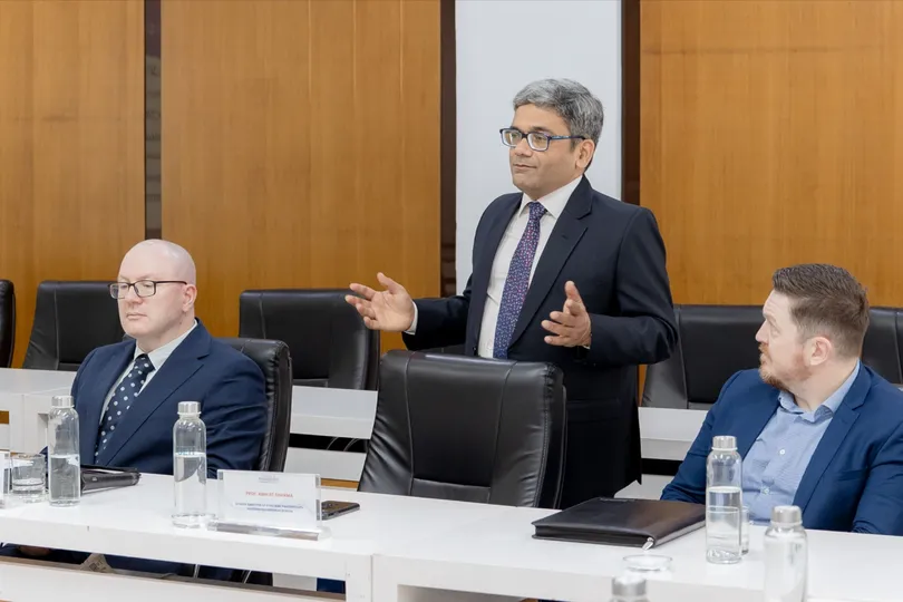 UEH và Đại học Huddersfield công bố Chương trình Liên kết đào tạo tiến sĩ: Nâng tầm nghiên cứu theo chuẩn mực quốc tế