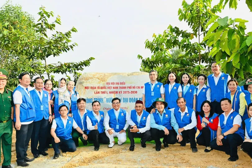 500 đại biểu chung tay trồng “Vườn cây Đại đoàn kết” 