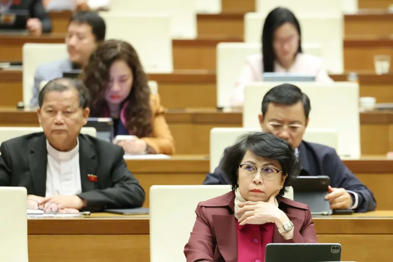 Các đại biểu dự họp sáng 4-12. Ảnh: QUANG PHÚC