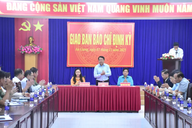 Quang cảnh cuộc họp. Ảnh: NAM KHÔI