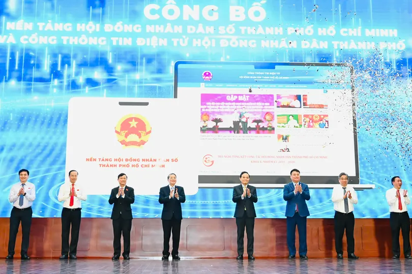 Ra mắt nền tảng ứng dụng "HĐND số TPHCM” và Cổng thông tin điện tử HĐND TPHCM