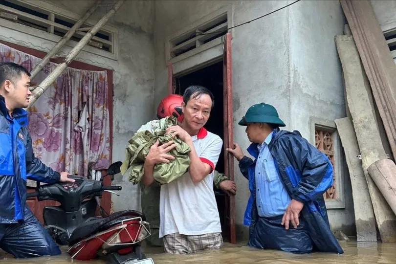 Quảng Ngãi đề nghị hỗ trợ khẩn cấp lương thực, thuốc men và 200 tỷ đồng khắc phục mưa lũ