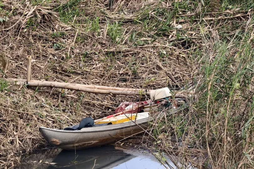 Quảng Ngãi: Phát hiện 1 người đàn ông tử vong trên ghe tại bãi bồi sông Trà Khúc