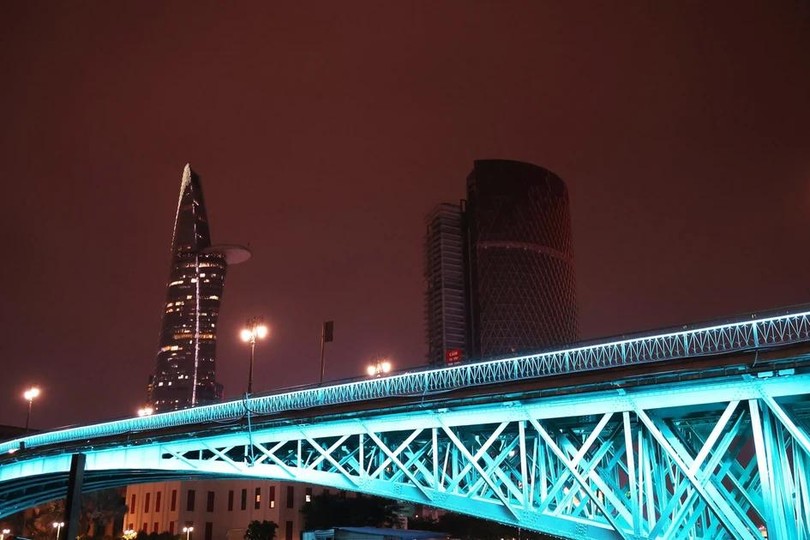 艺术照明点亮夜色：胡志明市中心景观再添亮点