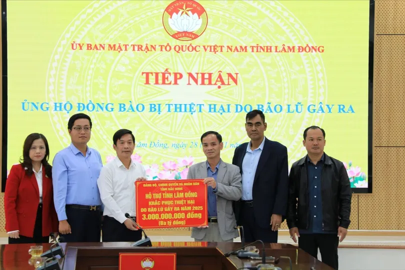 Thêm nhiều địa phương hỗ trợ tỉnh Lâm Đồng khắc phục mưa lũ