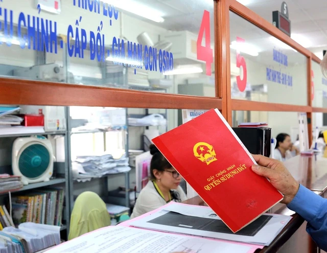 Đề xuất giao thẩm quyền cấp sổ đỏ cho cấp xã