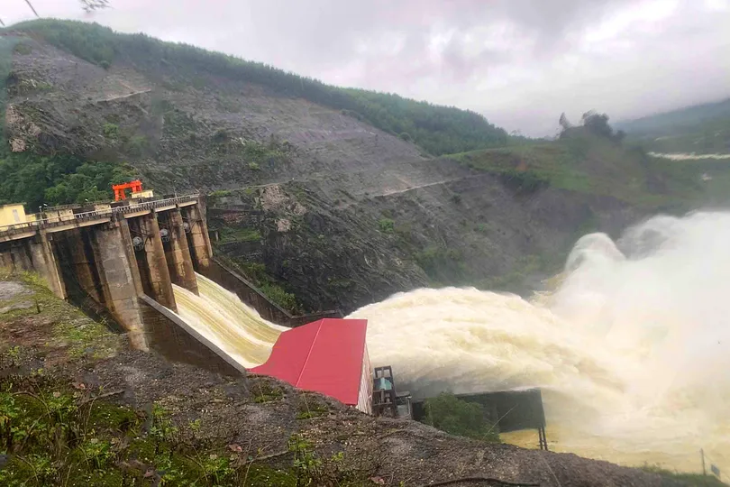 Nhà máy Thủy điện Hố Hô đang xả tràn